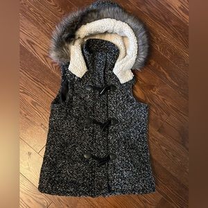 Mossimo Tweed Vest with Hood.. zipper and toggle closure.. size Medium